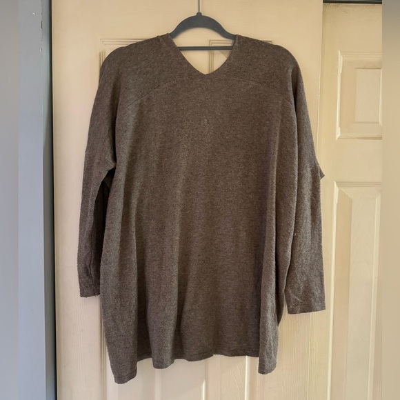 Miracle V-Neck Boxy Fit Cotton Viscous Blend Pullover Sweater• Small/Medium - Picture 2 of 5
